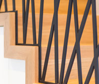 Faltwerktreppe aus Holz mit Stahlgeländer ENERGY Solutions