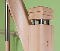 Wangentreppe mit Geländer aus Holz und Edelstahl ENERGY solutions